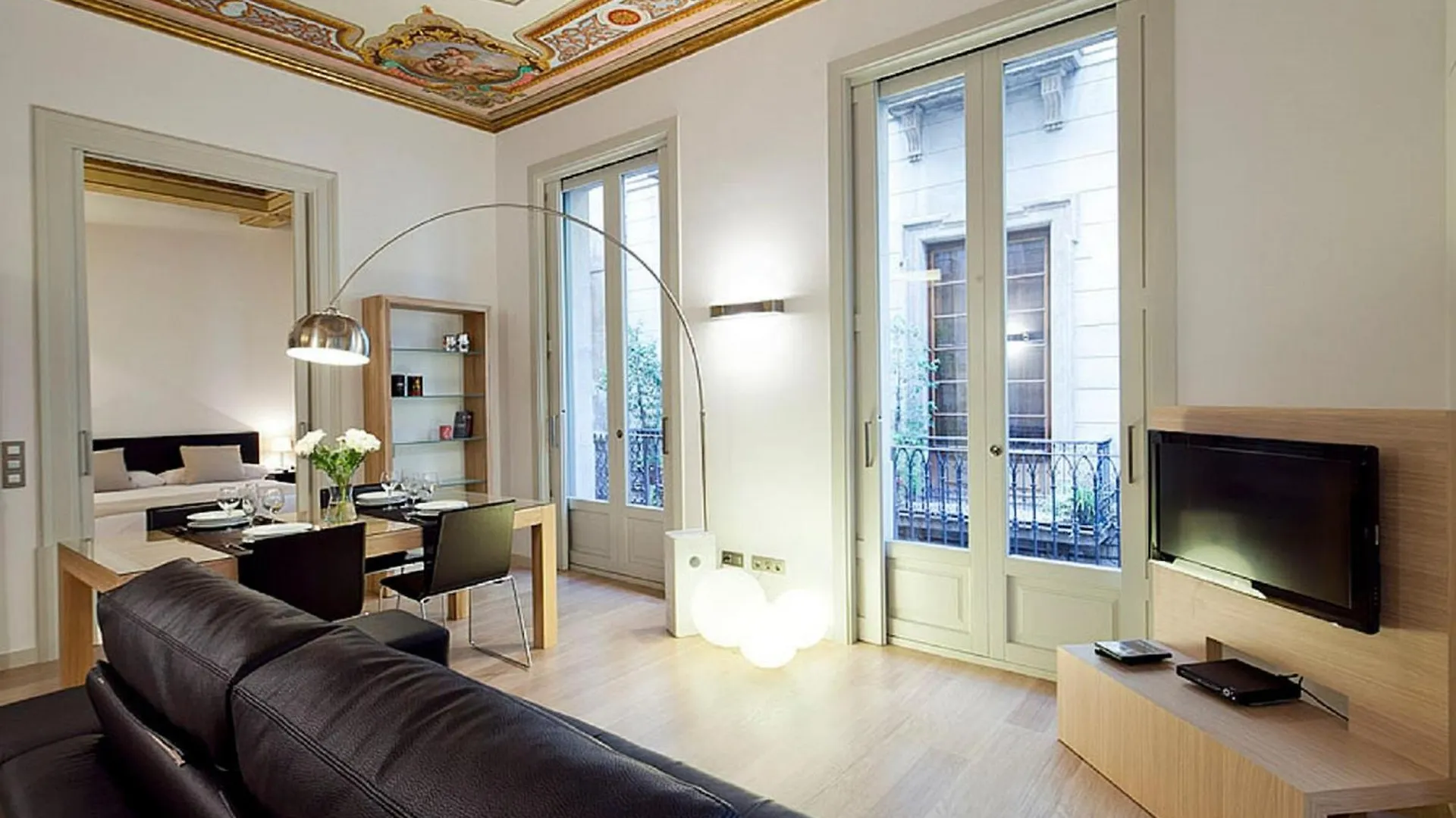 Ola Living Portaferrissa Apartment Barcelona