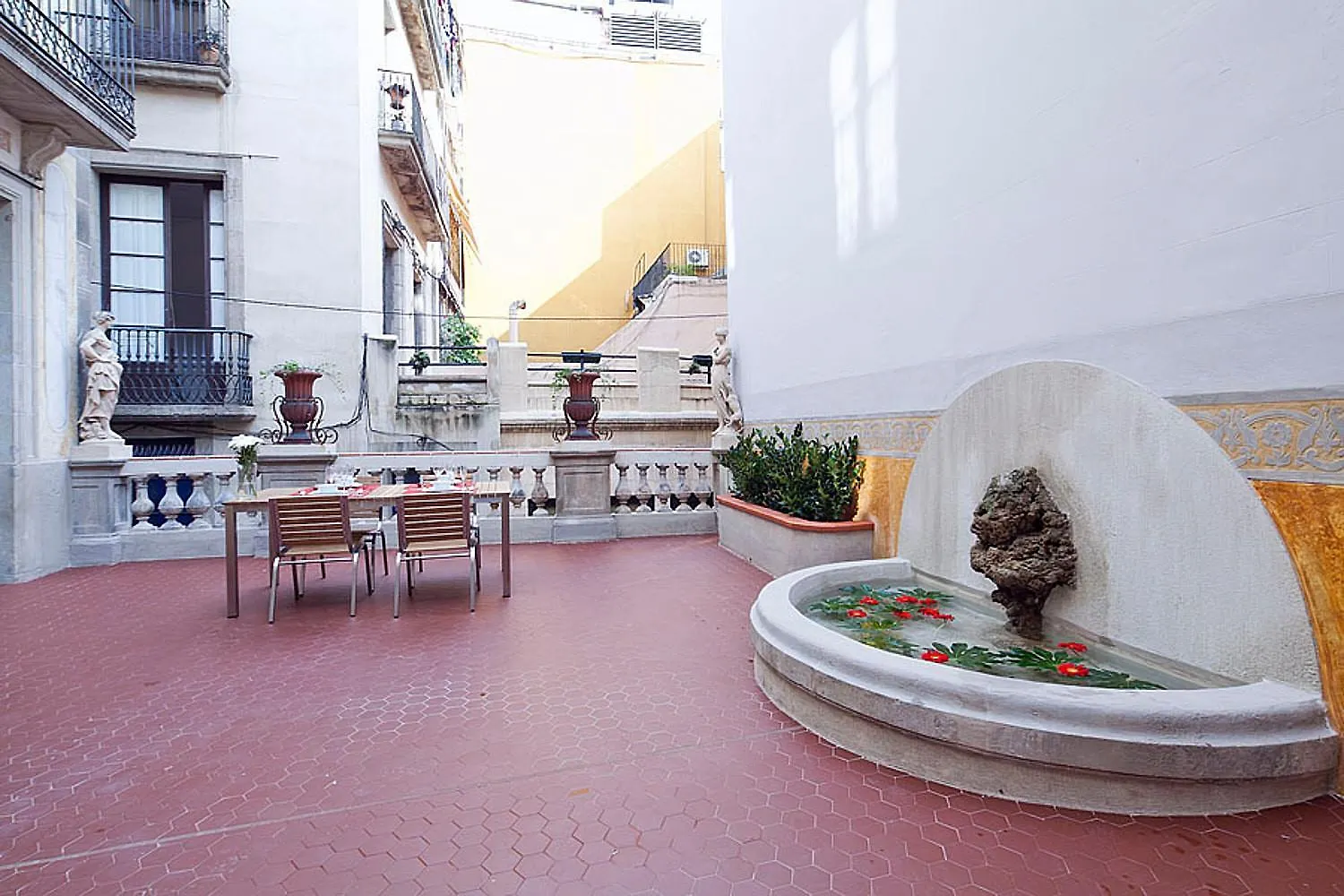 Ola Living Portaferrissa Apartment Barcelona