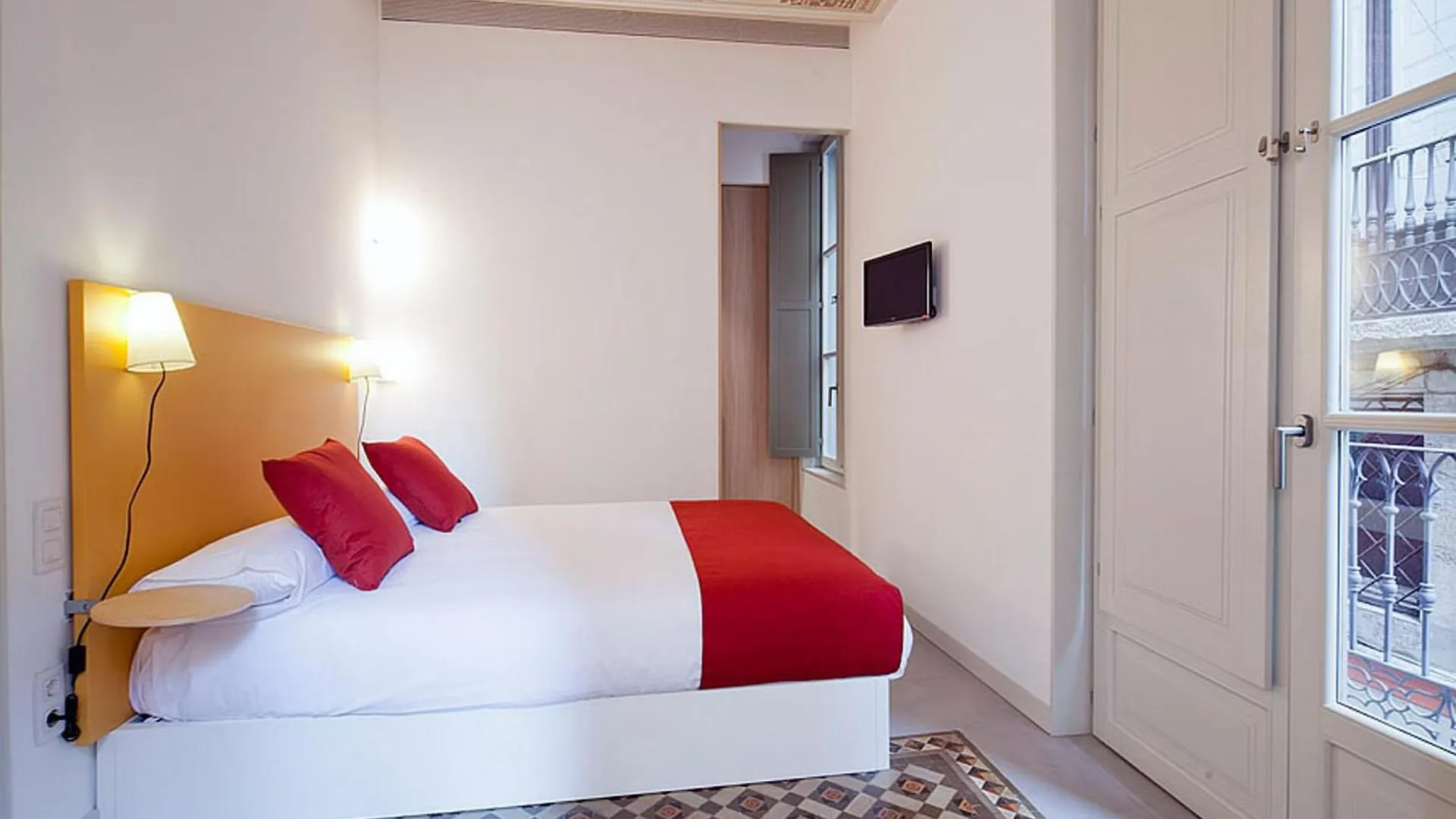 Ola Living Portaferrissa Apartment Barcelona