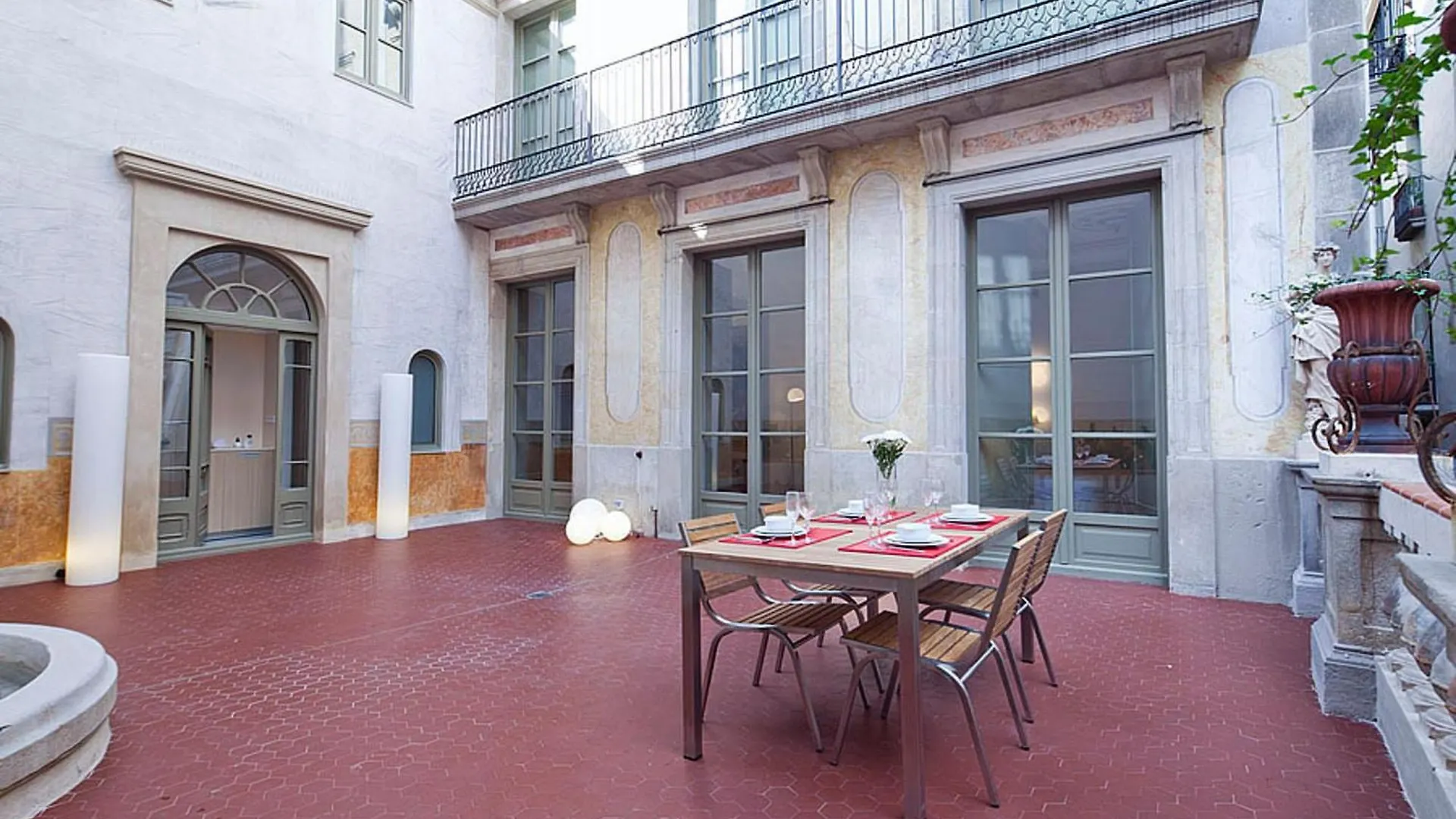 Ola Living Portaferrissa Apartment Barcelona